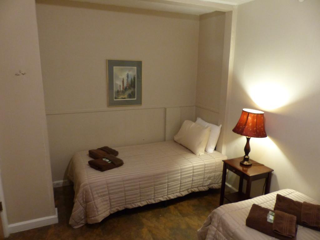 Bent Prop Inn & Hostel Of Alaska - Downtown Anchorage Ngoại thất bức ảnh