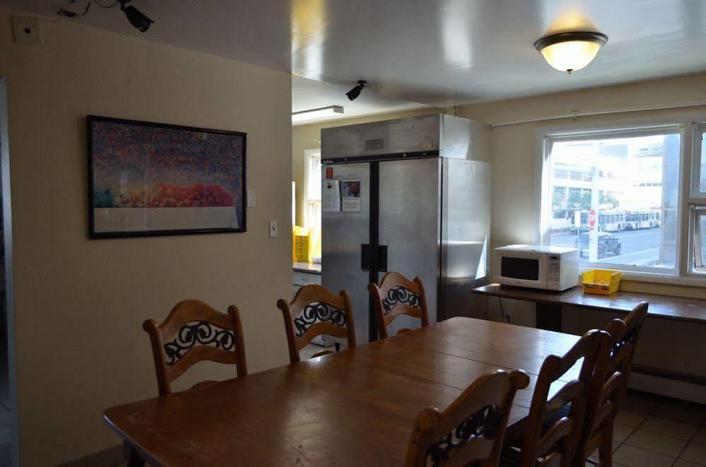 Bent Prop Inn & Hostel Of Alaska - Downtown Anchorage Ngoại thất bức ảnh