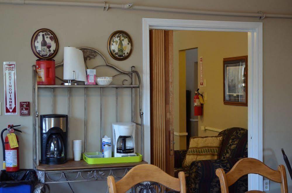 Bent Prop Inn & Hostel Of Alaska - Downtown Anchorage Ngoại thất bức ảnh