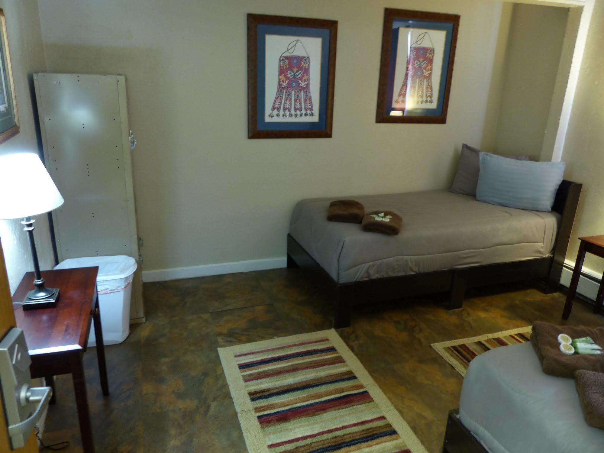 Bent Prop Inn & Hostel Of Alaska - Downtown Anchorage Ngoại thất bức ảnh