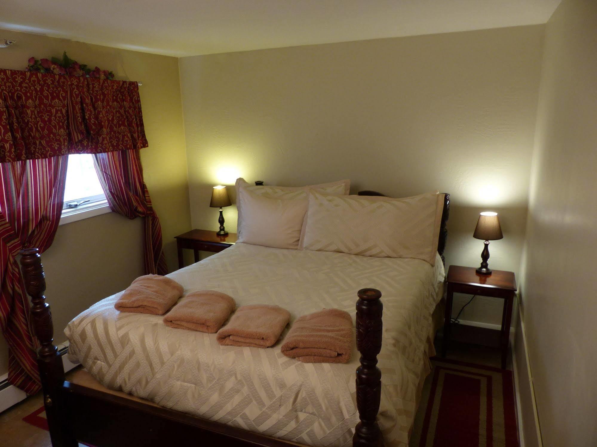 Bent Prop Inn & Hostel Of Alaska - Downtown Anchorage Ngoại thất bức ảnh
