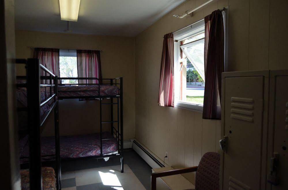 Bent Prop Inn & Hostel Of Alaska - Downtown Anchorage Ngoại thất bức ảnh